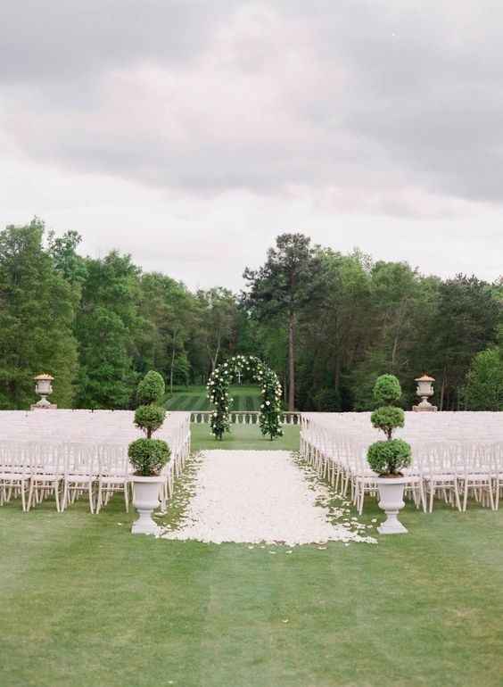 Classic Ceremony Decor