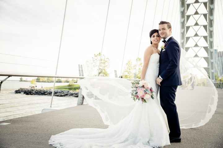 Veil with Lace Edging