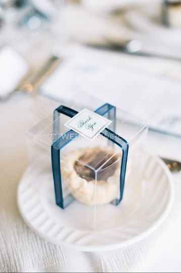Green or Red Light: Wedding Favours? - 1