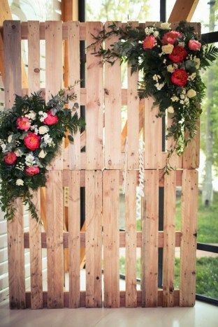 Using pallets for wedding decor? 2