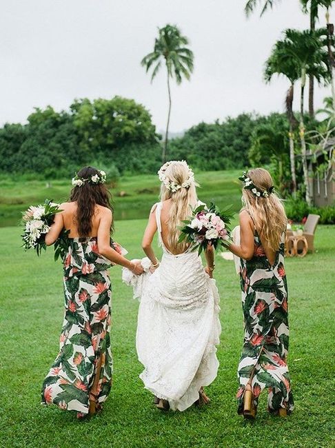 Bridesmaids Dresses: Tropical or Nautical? 1
