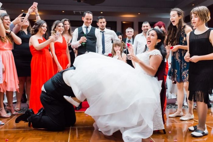 Doing or Ditching: The Garter Toss? 1