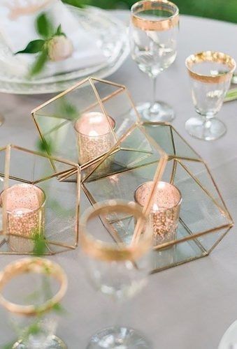 Are you DIYing your centrepieces? 1