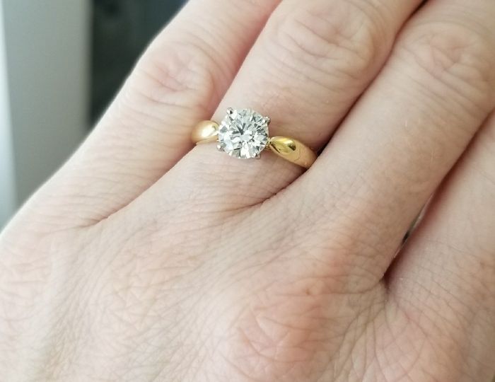 Let’s see those beautiful engagement/wedding rings! 9