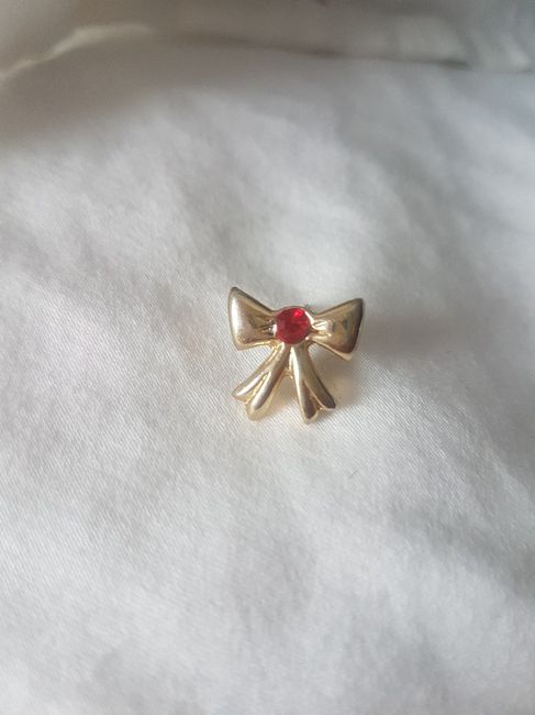 Show off your wedding day accessories - 3