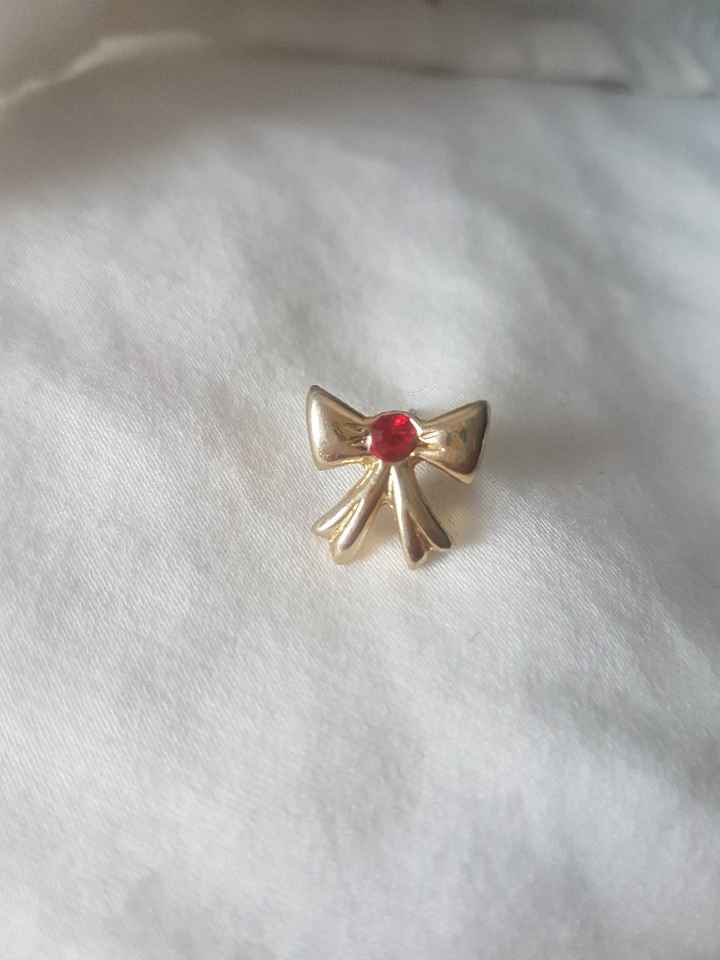Show off your wedding day accessories - 3