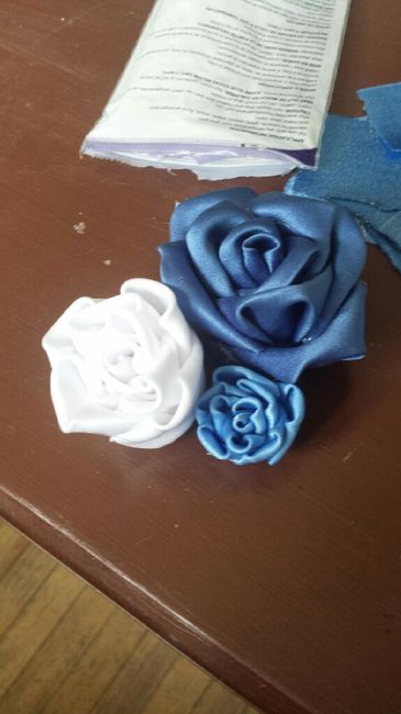 Making all my flowers out of satin! - 3