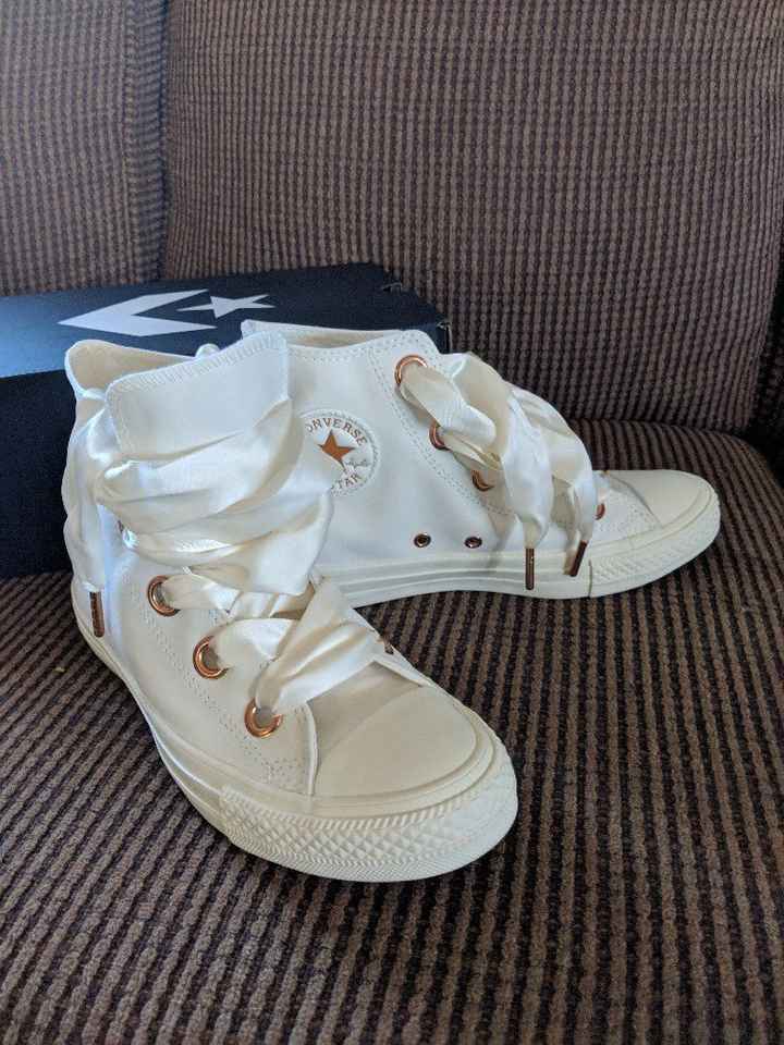 Champagne Dress and Chuck Taylors. Help! - 1
