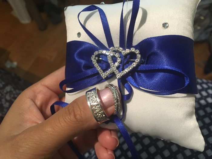 What should my ring bearer carry - 1