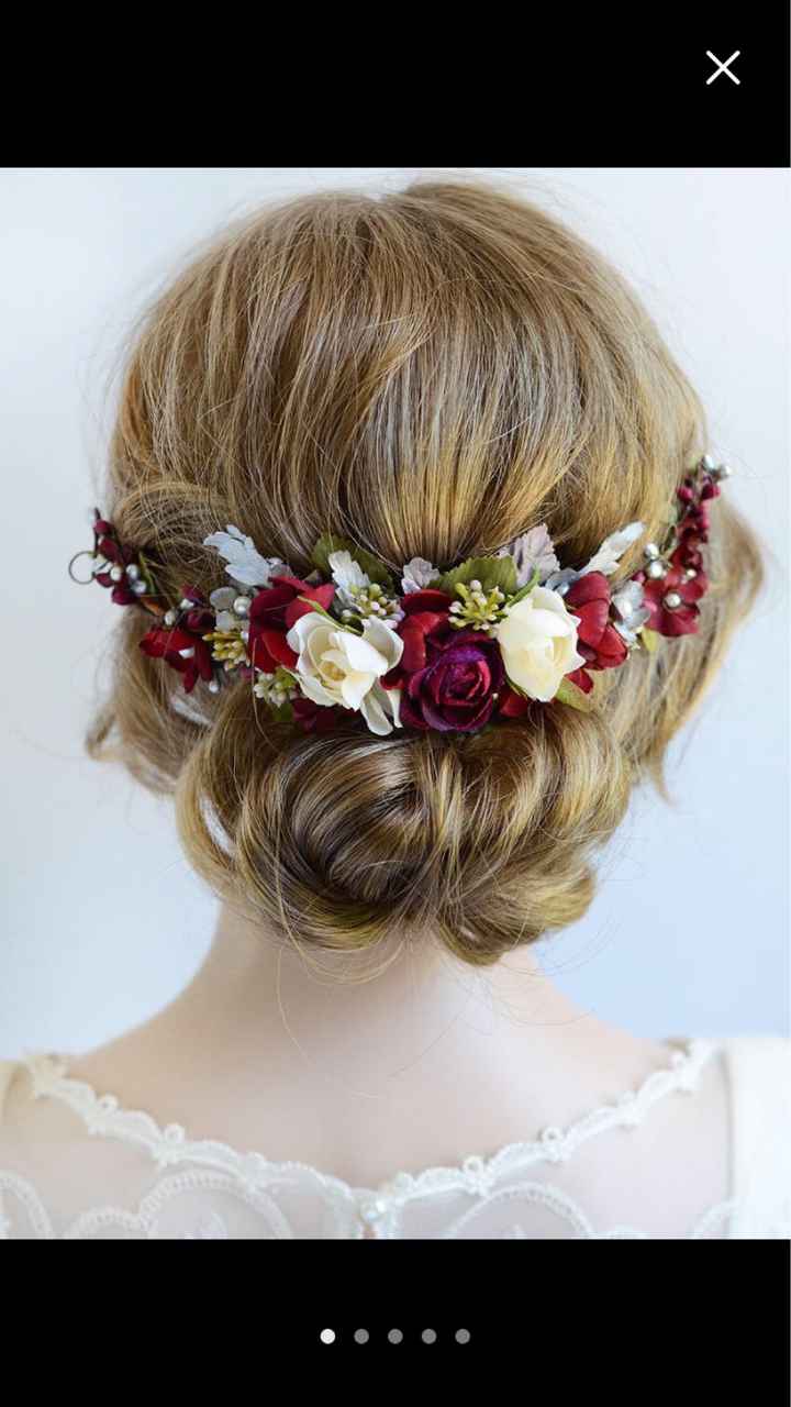 Hair Accessories: Floral or Non-Floral? - 1