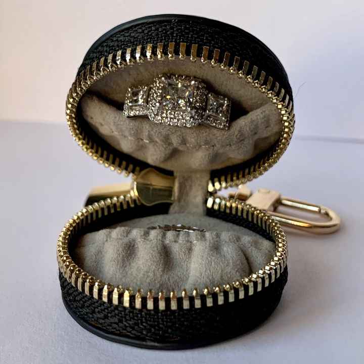 Engagement ring holder for gym new arrivals