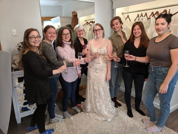 Who's going wedding dress shopping with you? 3