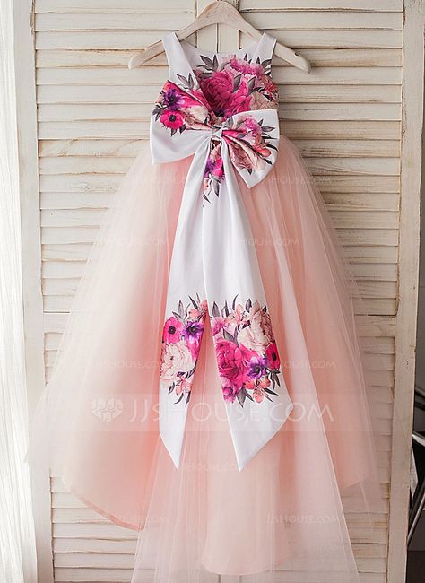 Back of flower girl dress