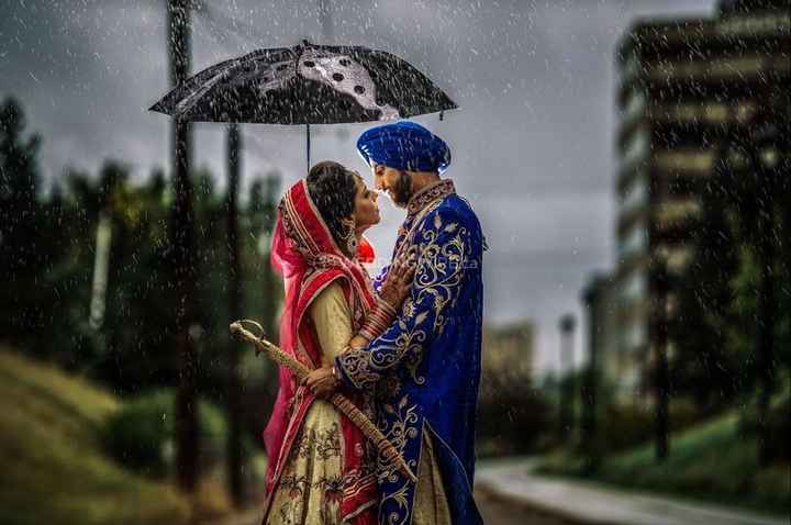 bride groom couple rain umbrella