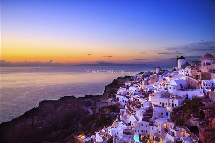 honeymoon destination santorini greece