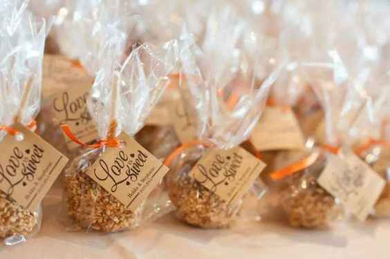 Candy apple favors