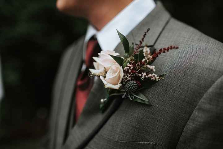 boutonniere with wildflowers