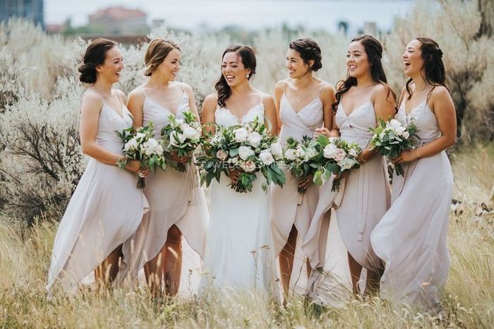 Will the bridal and bridesmaids bouquets match? 💐 1