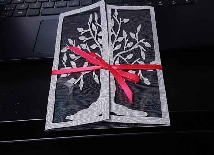 Anyone make the invitations? - 1
