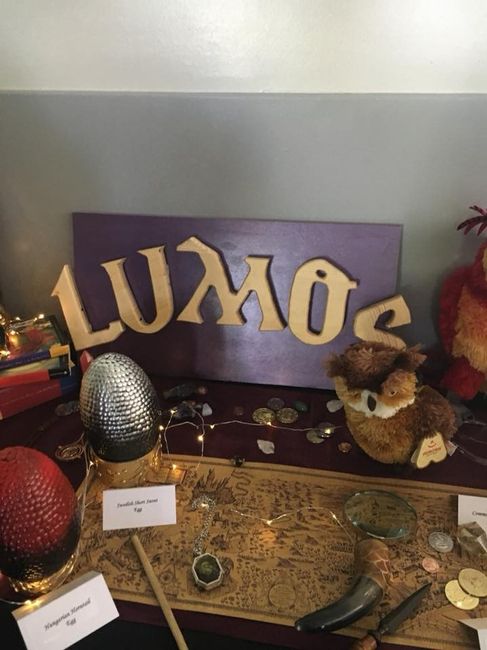 Harry potter entrance table