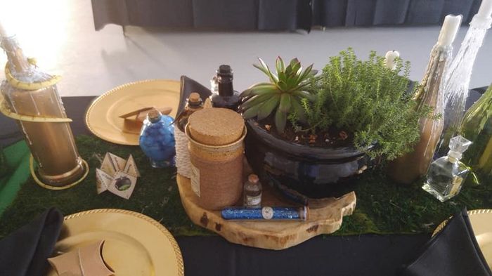 DIY Decor Slytherin tables