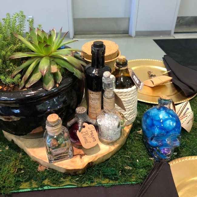 DIY Decor Slytherin tables