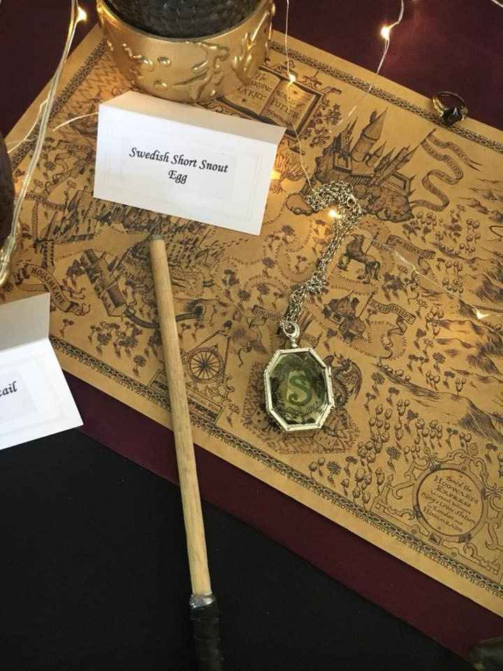 Harry potter entrance table