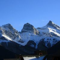 3 Sisters Mountains