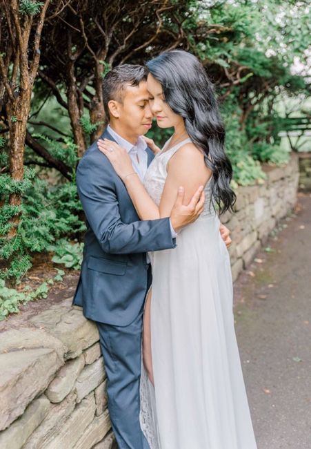 What did you wear for your engagement pics? 9