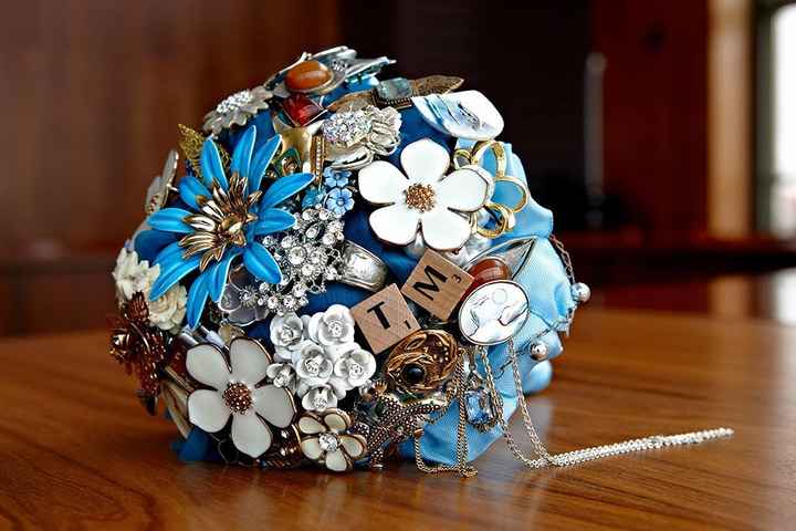 Broach Bouquet