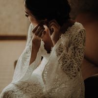 Two dresses on wedding night? - 1