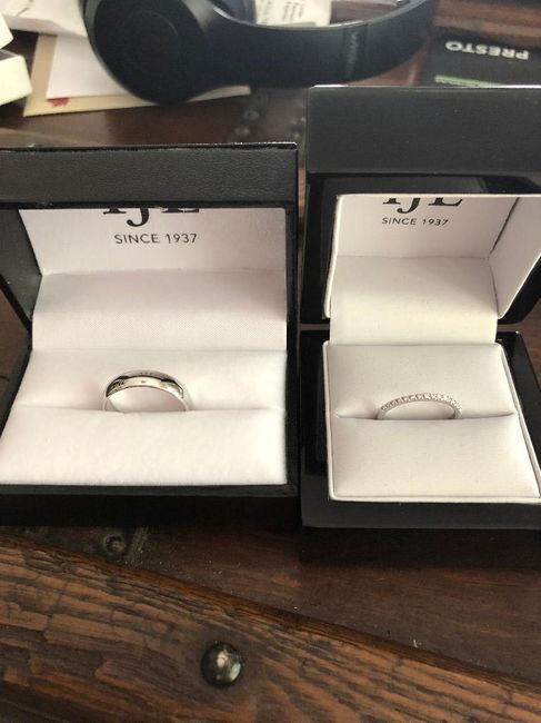 Show off your partner's wedding band! 8