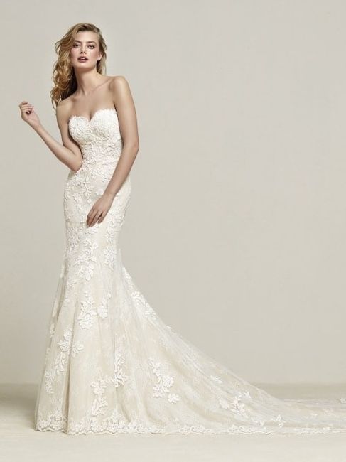 DRESINE (Pronovias)