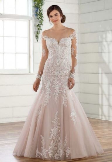 Most popular wedding dress styles in Canada? 3