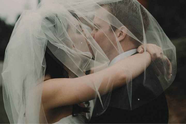 How did you style a bubble veil? - 3