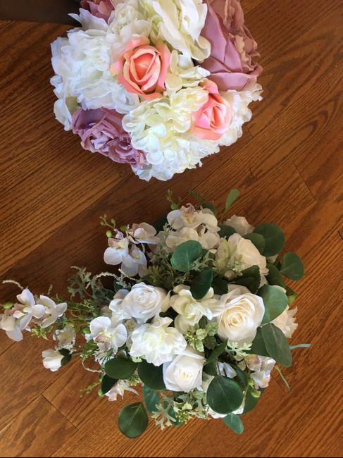 Matching Bridal & Bridesmaids bouquets 1