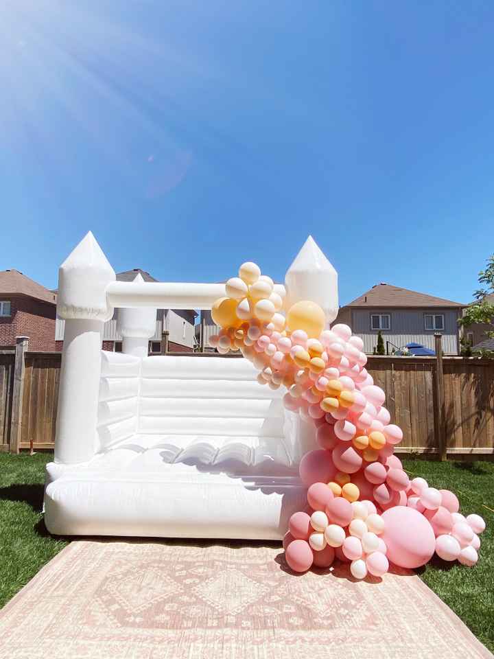 Rental White Castle, Balloon Arch Garland - 1