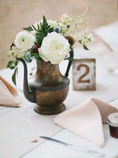 4 +1 centerpieces with a teapot - 2