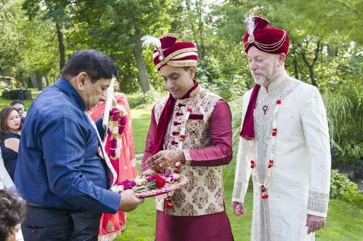 How are the rings being brought into the ceremony? - 1