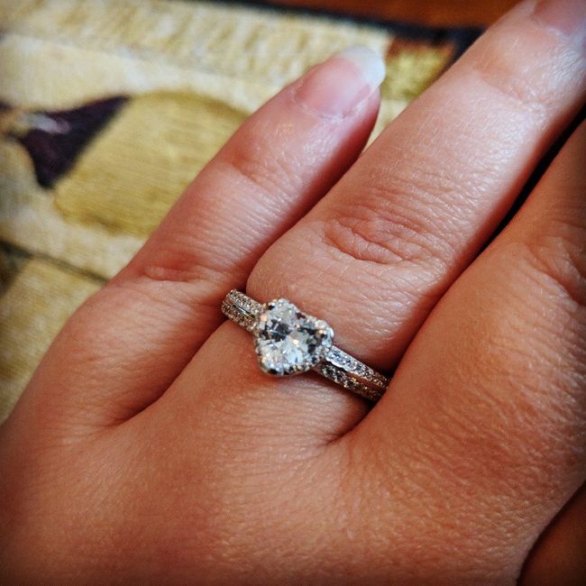 What shape is your engagement ring? 💍 15