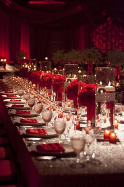 Red Elegant Table