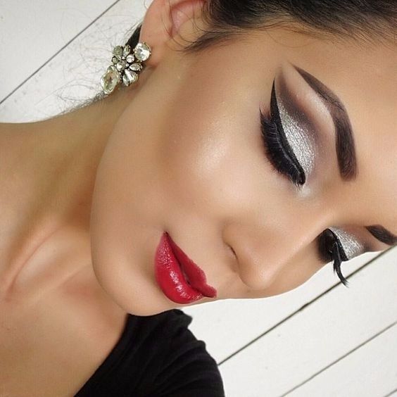 Elegant Silver Makeup