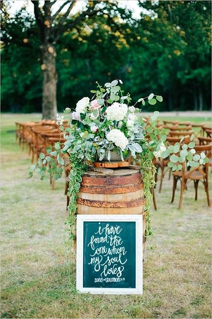 Hanging leaves Flower Arrangement