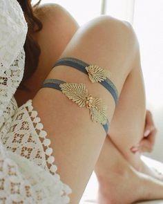 Elegant Blue and Gold Garter