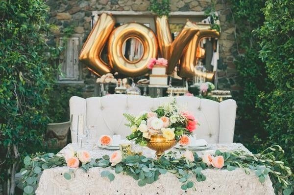 Outdoor Love Sweetheart Table