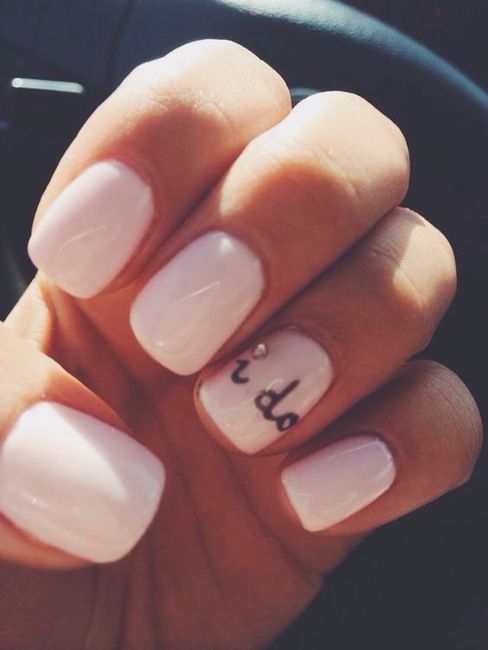 What manicure to show your engagement?