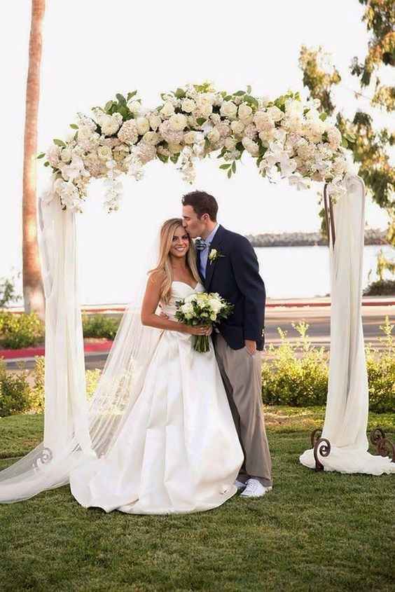 Ceremony arch or backdrop