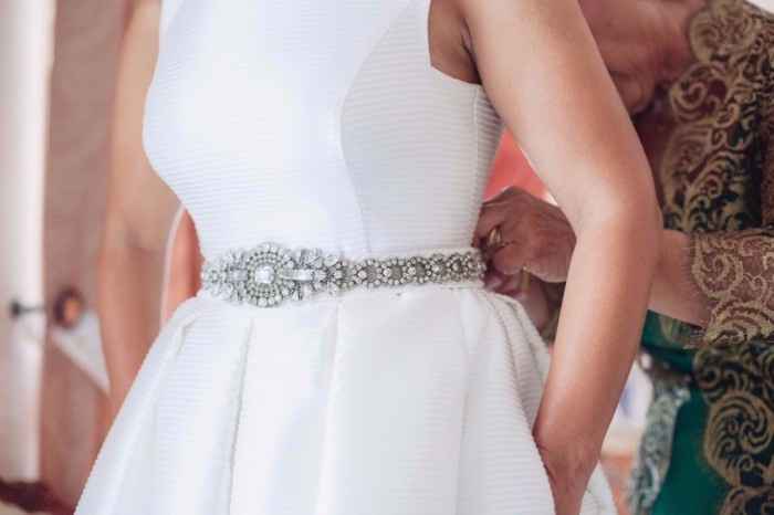 4. Jewel belt