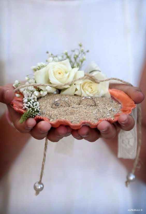 1. Ring pillow