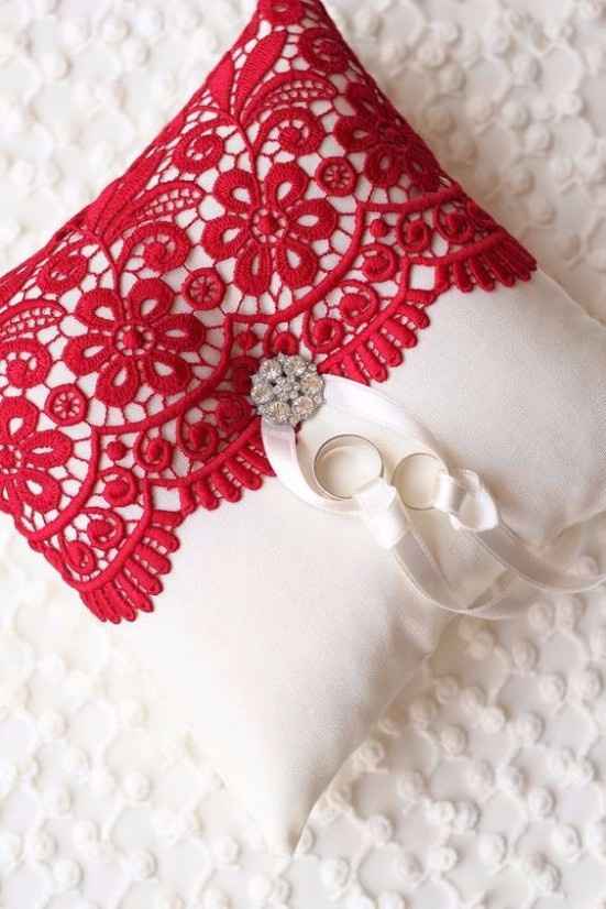 2. Ring pillow